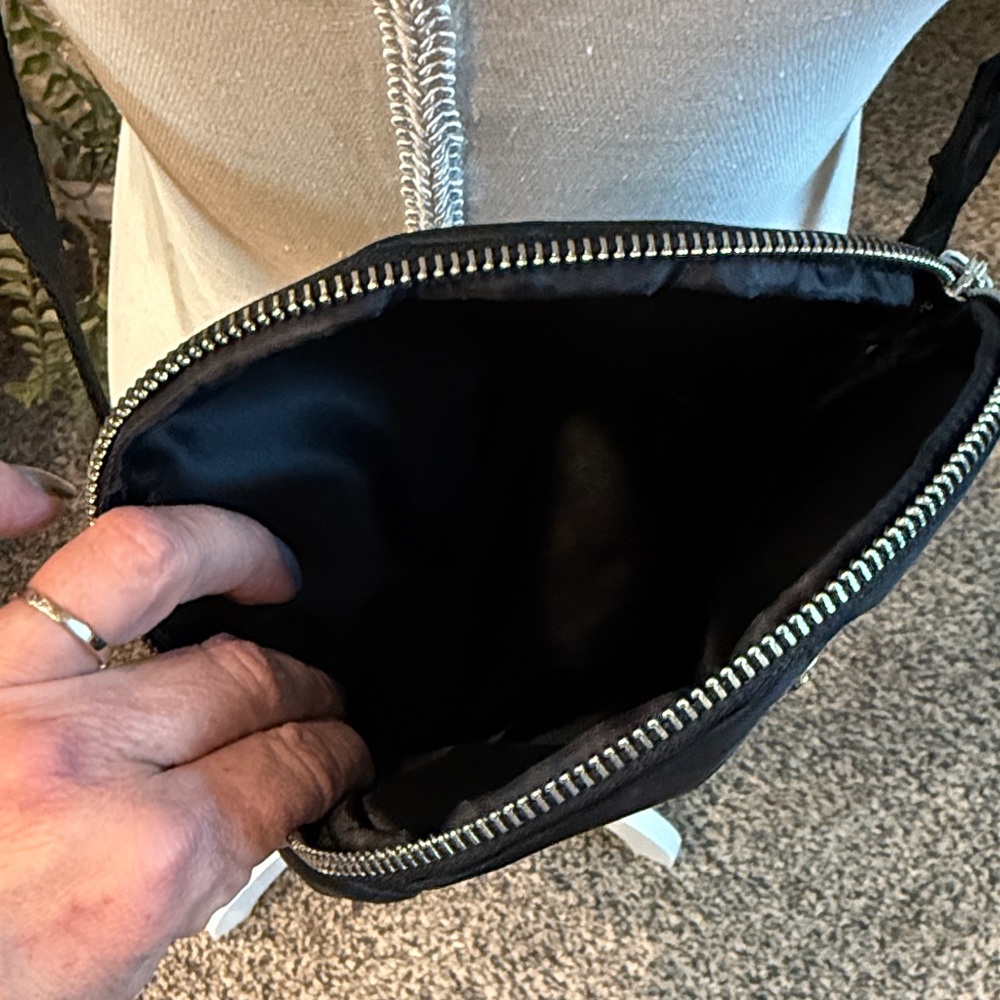 Kendra Scott nylon crossbody bag nwt - Picture 5 of 10